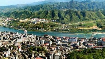 王新宇：繪制藍圖 助推安化經(jīng)開區(qū)發(fā)展蝶變