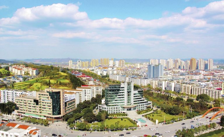 遂寧經開區(qū)構建“一區(qū)兩翼、產城一體”發(fā)展新格局，全力打造“中心城區(qū)經濟